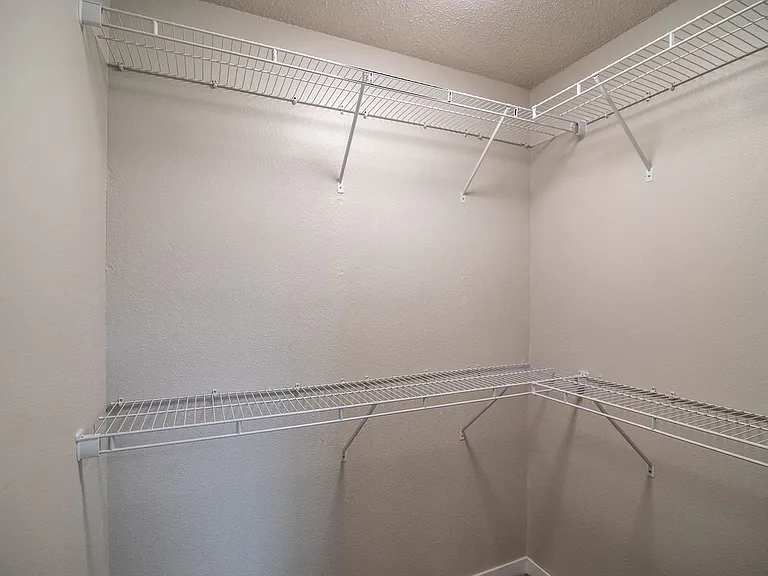 Turnpike Apartments — Photo 27