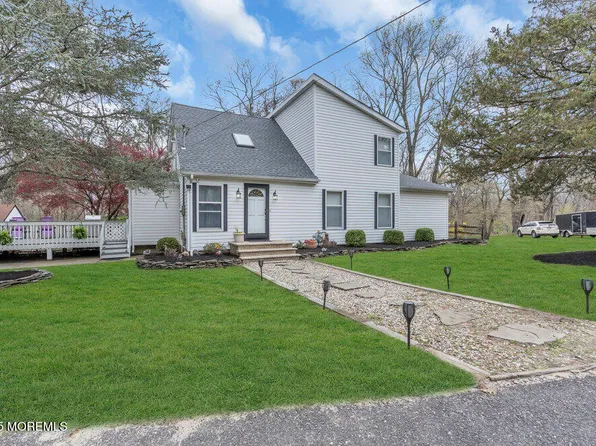 372 Casino Drive, Farmingdale, NJ 07727