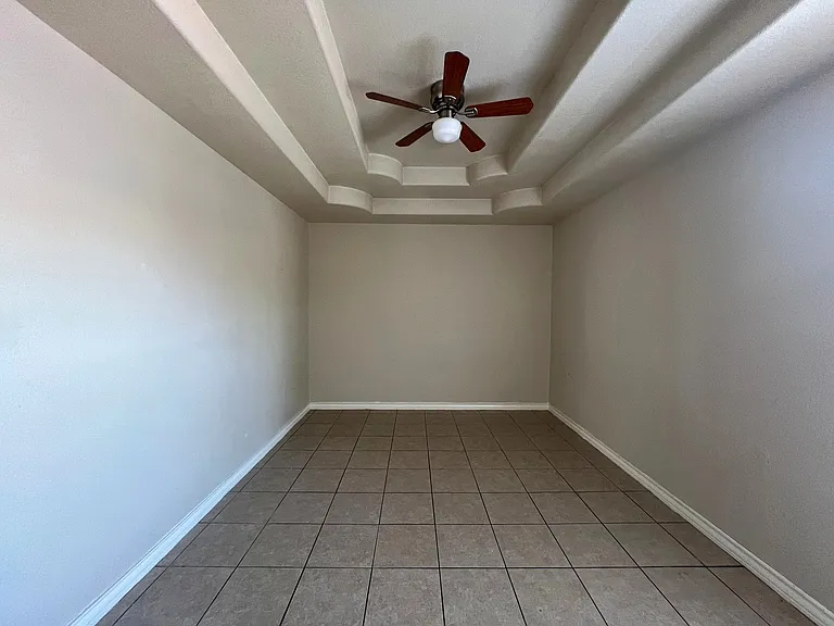 3008 E Stewart St — Photo 5