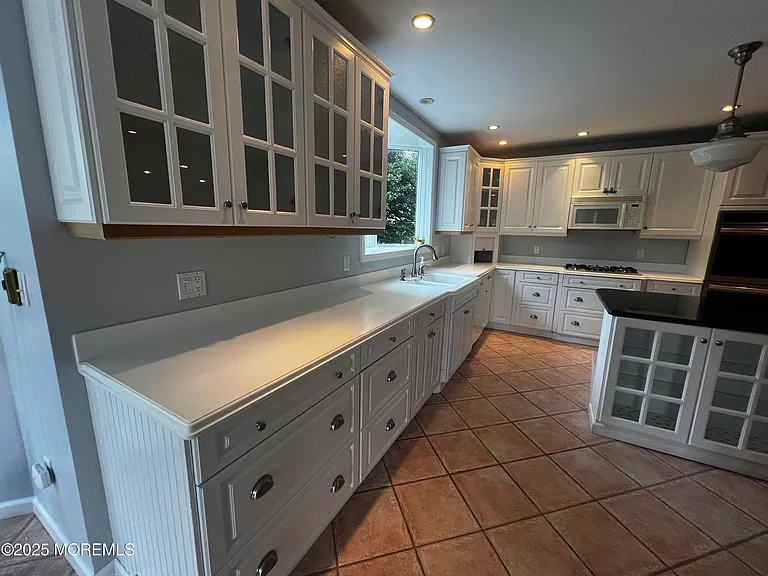 540 Wall St — Photo 9