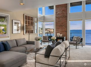 3717 Beach Dr SW APT 302, Seattle, WA