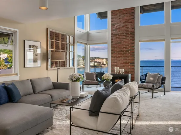 3717 Beach Drive SW #302, Seattle, WA 98116