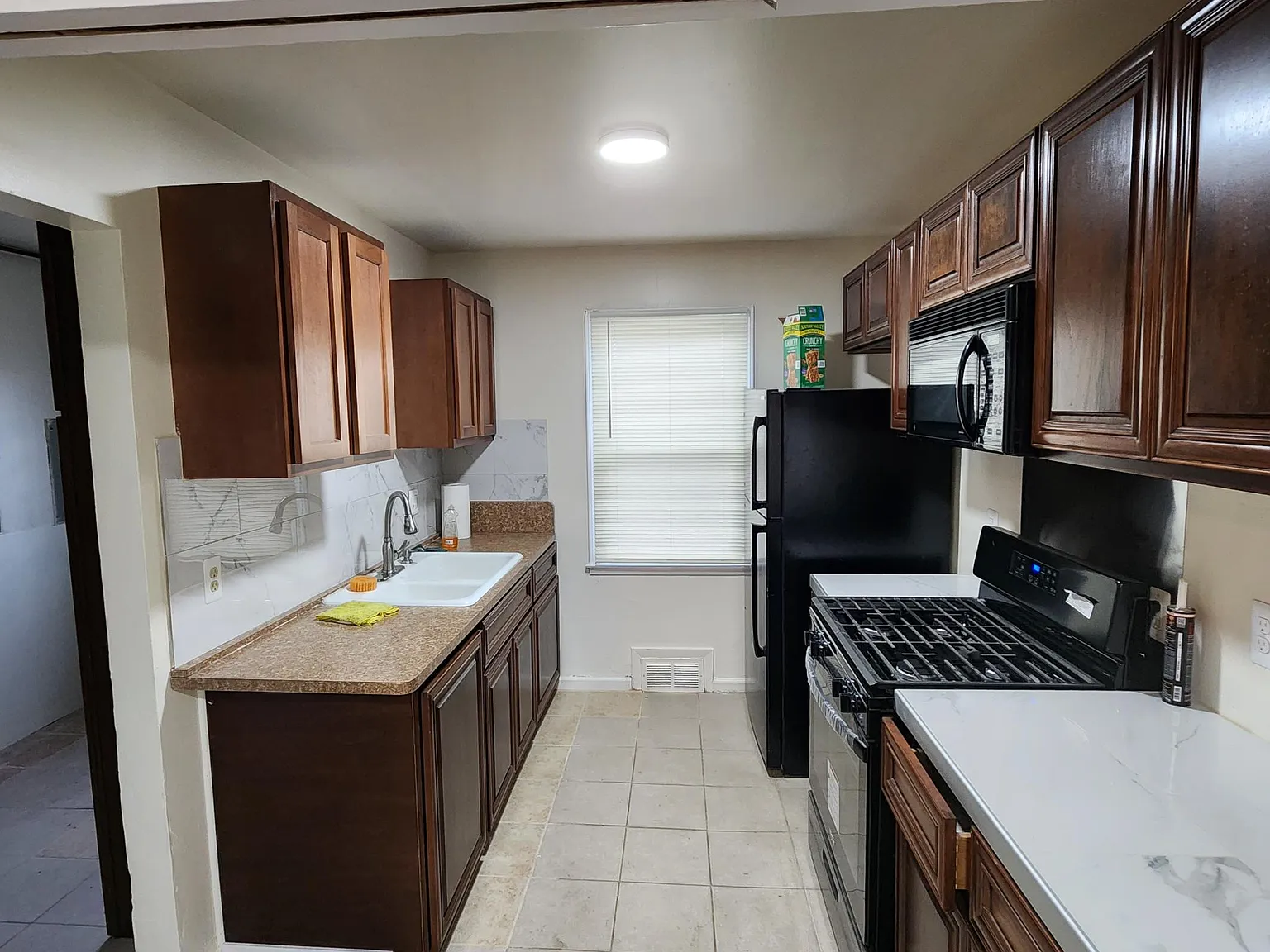 2 bed, 828 sqft, $1,400 — Photo 4