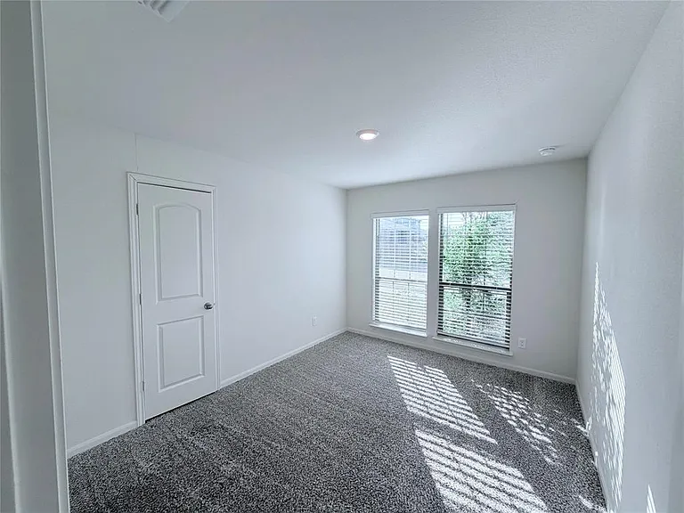 740 Saratoga Dr — Photo 18