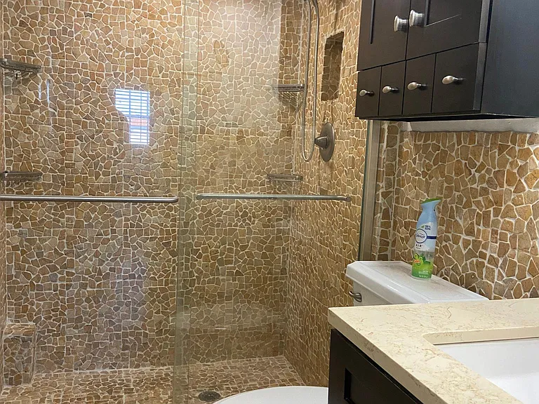 1407 NE 56th St #3 — Photo 7