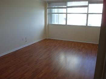 5th image of 1420 Brickell Bay Dr APT 806