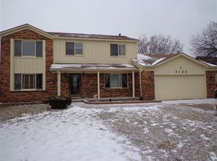 2122 Kolomyia St, West Bloomfield, MI 48324