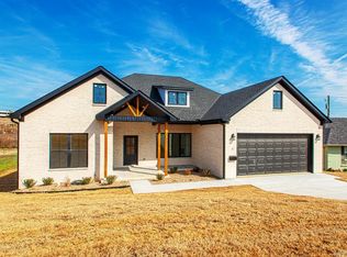 8 Cobble Hill Rd, Little Rock, AR 72211