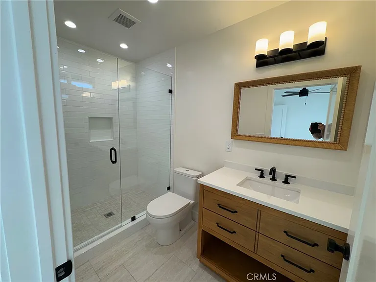 6837 Oak Park Ave — Photo 8