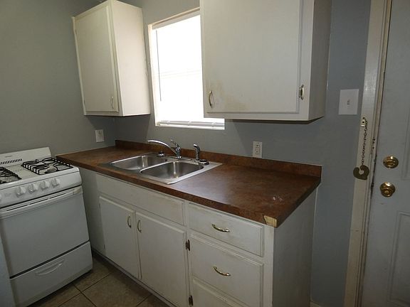 5th image of 1358 Mulberry St