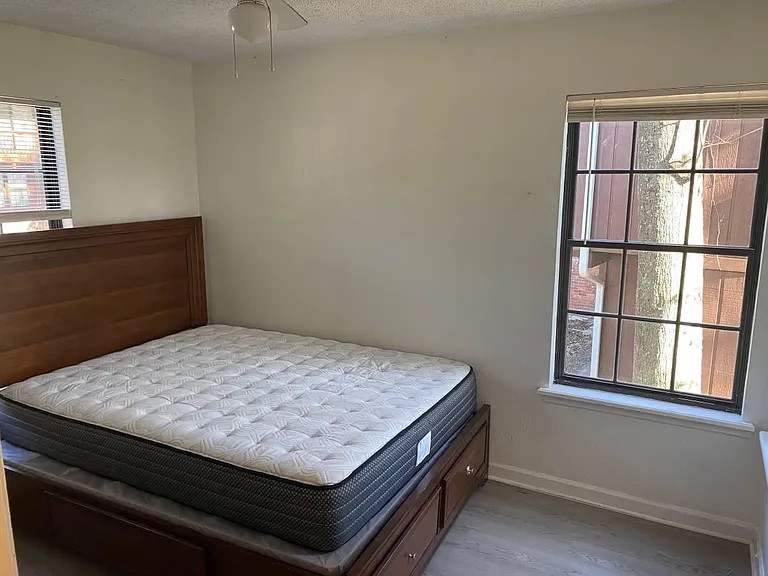 2216 Timberwood Cir N — Photo 5