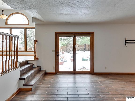 4th image of 10217 Polk St