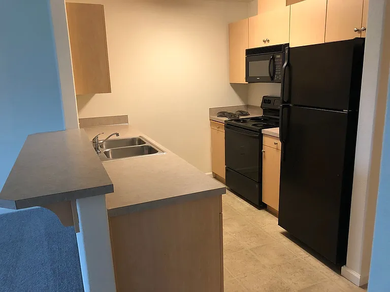 Falcon Ridge Apartments — Photo 52