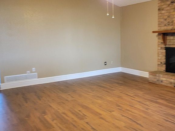 3rd image of 3018 Arlington Ave