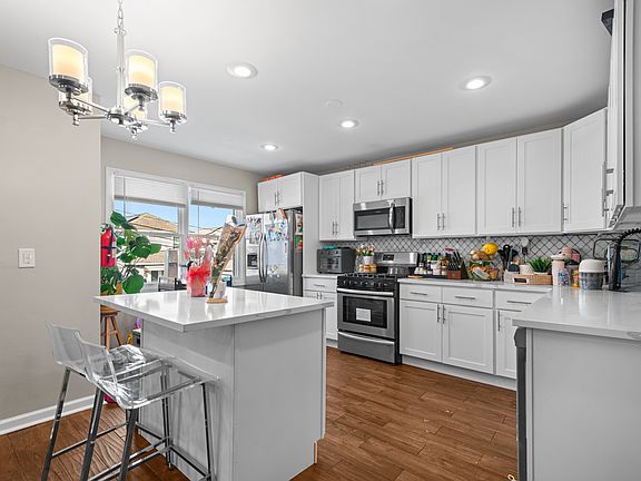 4th image of 1604 82nd St
