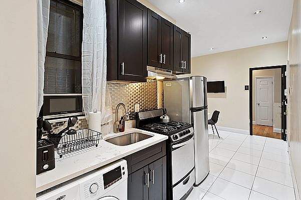 1st image of 118 W 109th St APT 1W