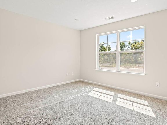 5th image of 215 River Heights Dr