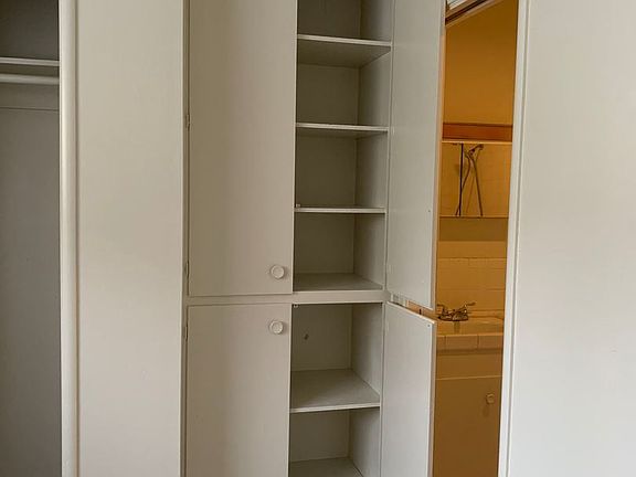 5th image of 312 E Oak St APT B