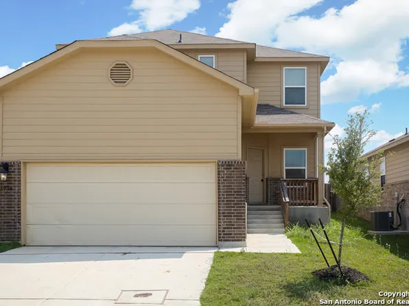 3936 Asher Alley, St Hedwig, TX 78152