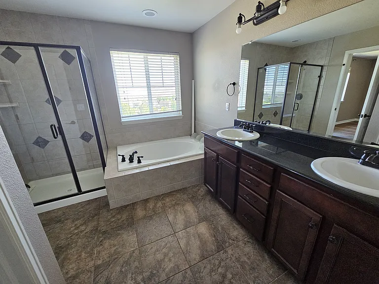 26105 E Geddes Pl — Photo 8