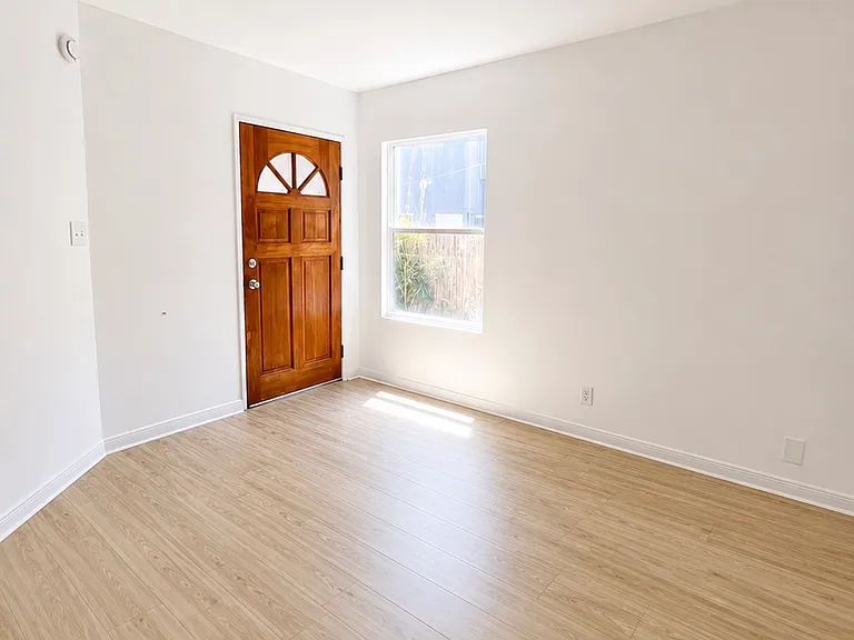 11818 Gateway Blvd #5B — Photo 4