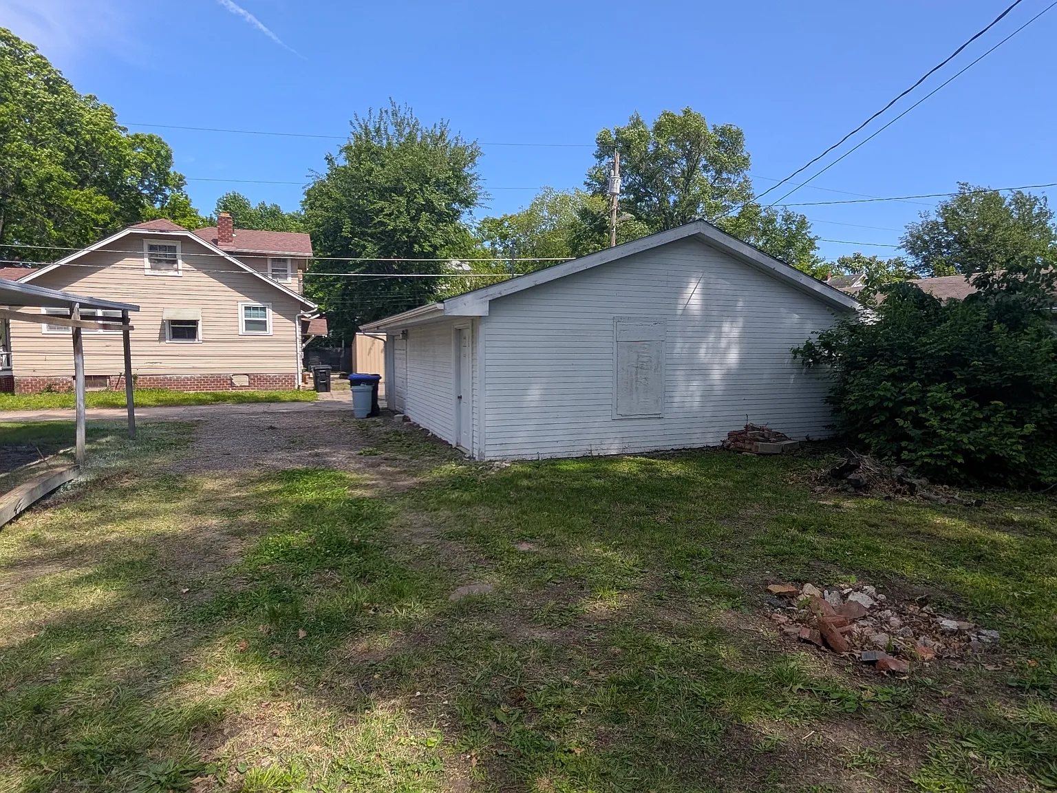 300 SW Broadmoor Avenue - 1 — Photo 3
