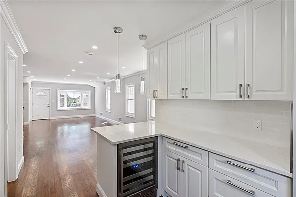 Sold by Trusted Property Advisors Corp | media 8