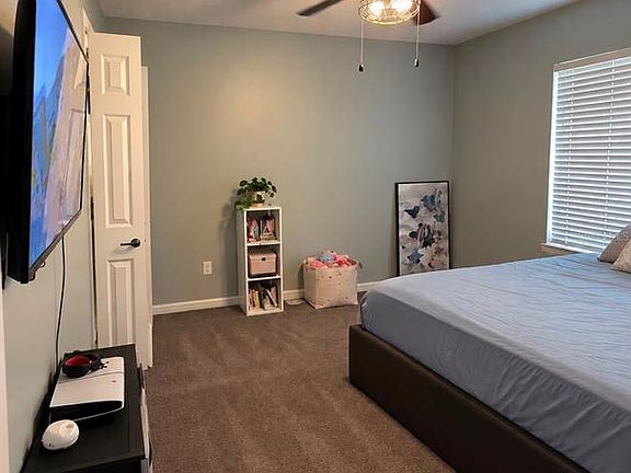 3rd image of 521 ADRIEL AVENUE