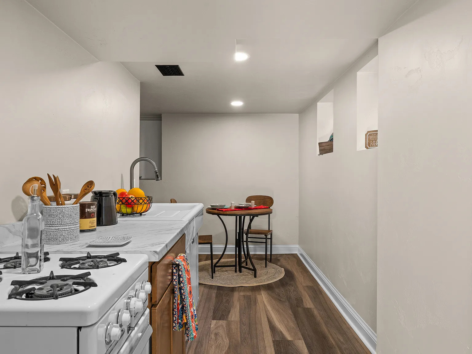 5 bed, 3100 sqft, $3,000 — Photo 2