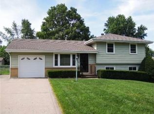 1703 NE 75th St, Gladstone, MO 64118