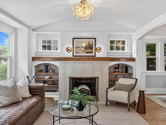2nd image of 4015 N Stowell AVENUE