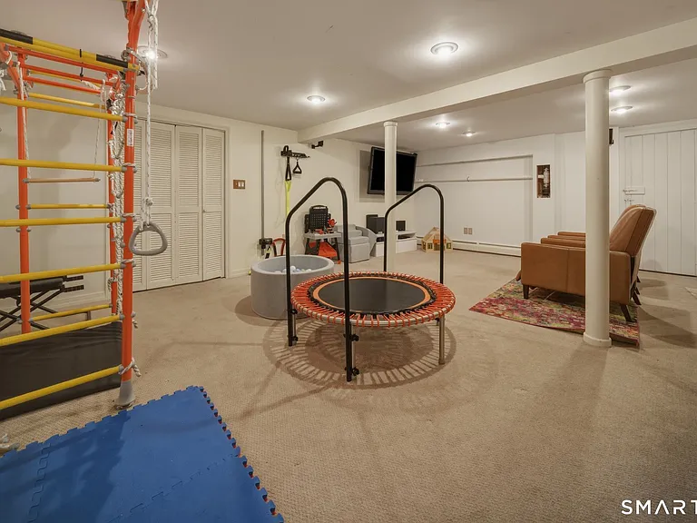 32 Fox Den Rd — Photo 25