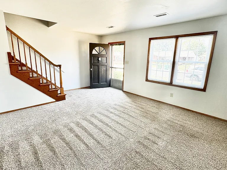 2929 Lewis Ln — Photo 3