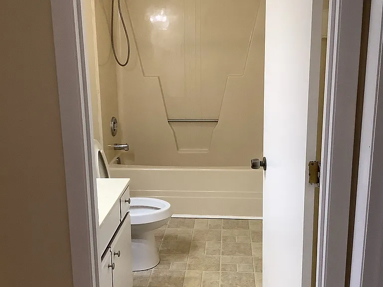 1331 Weaver Branch Rd #8 — Photo 5