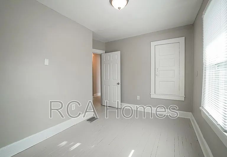 3622 N Capitol Ave — Photo 14