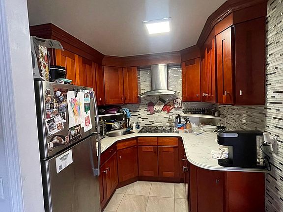 2nd image of 23220 Hillside Ave Floor 2