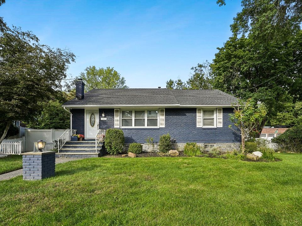 1st image of 383 Closter Dock Rd