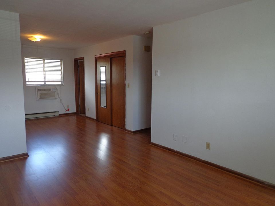 1st image of 712 Cedar Dr APT 14