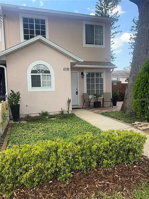 3 bed, 2.0 bath, 1205 sqft, $1,900 — Photo 1