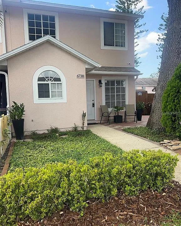 6738 Magnolia Pointe Cir