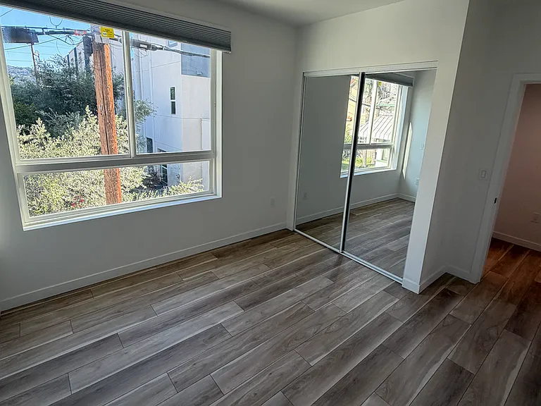 10934 Peach Grove St #201 — Photo 21