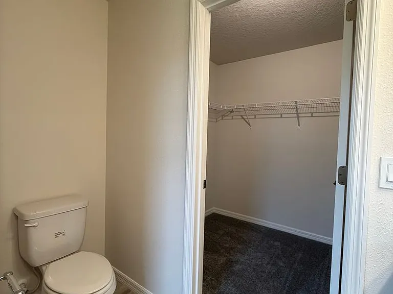 678 W Walkertown Dr — Photo 29