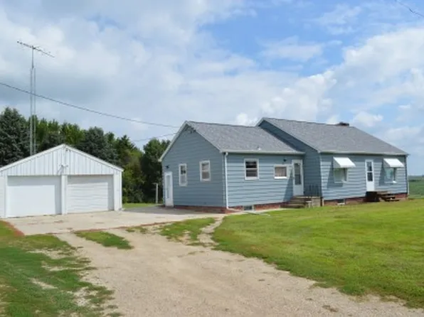 21600 Heather Ave, Clear Lake, IA 50428