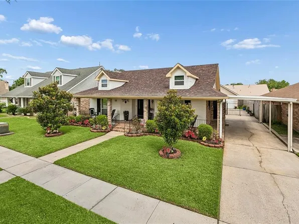 2804 Moss Ln, Violet, LA 70092