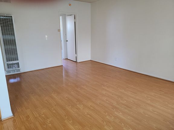 4th image of 610 E Acacia Ave APT 17