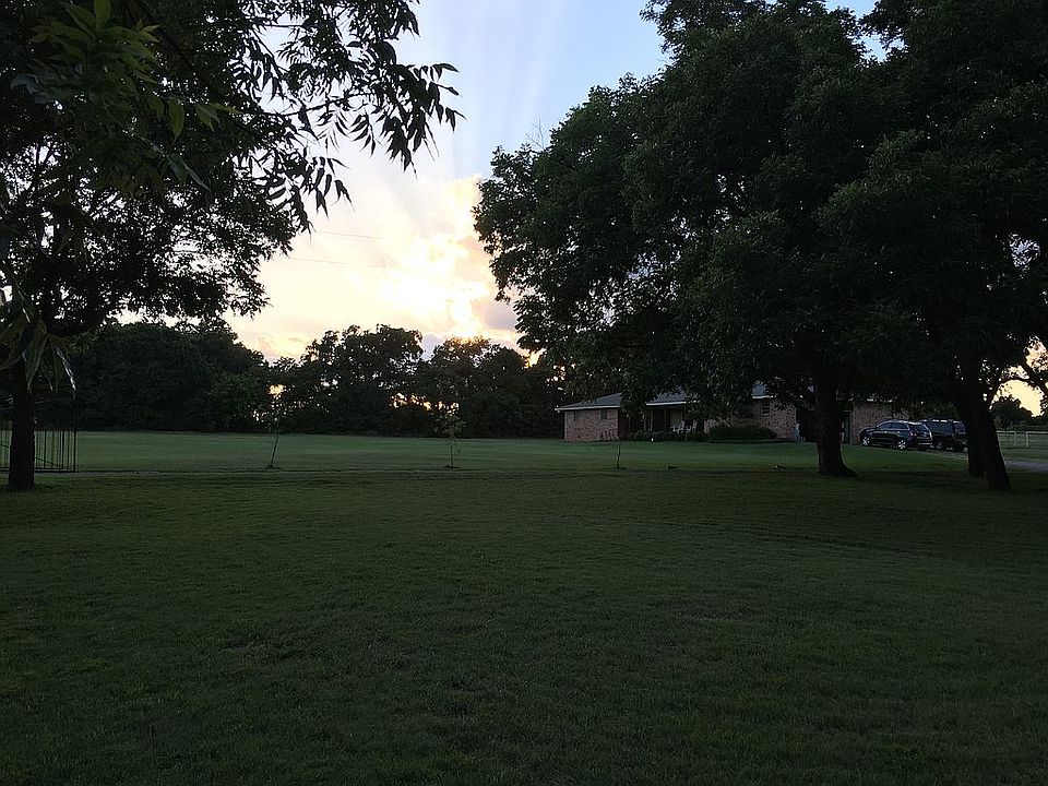 2nd image of 259 E Fm 174