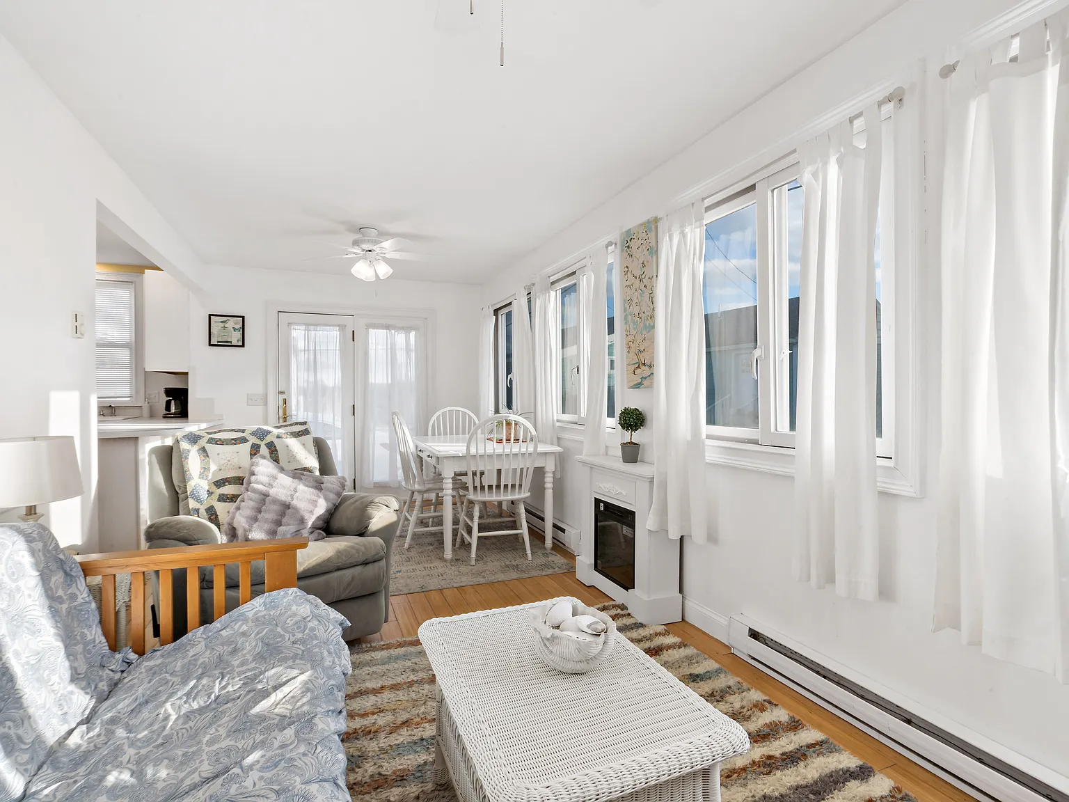 2 bed, 620 sqft, $2,350 — Photo 3