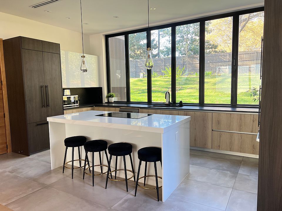 1st image of 5500 Carmel Rd #103