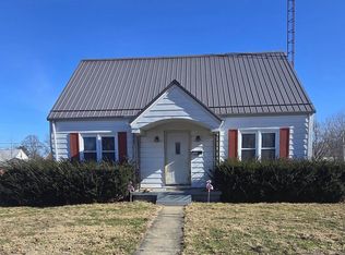 712 S Washington St, Jasonville, IN 47438