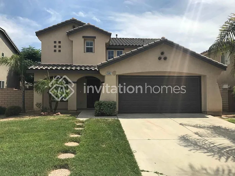 25957 Avenida Espaldar — Photo 1